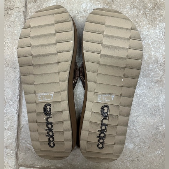 Cobian wedge flip flops size 7 - Picture 7 of 12